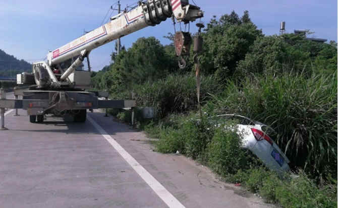 泗县重载吊车救援 泗县重载吊车救援
